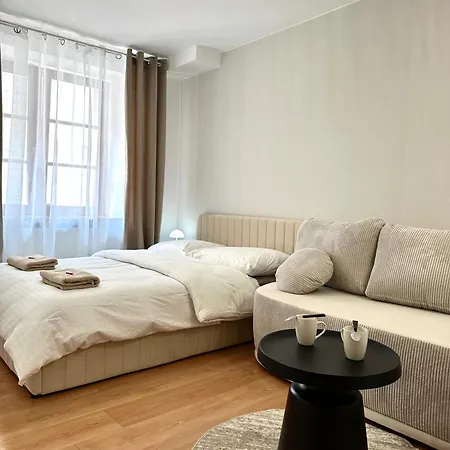 Igielna - 100m Main Square - Self Check-in *