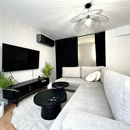 Igielna - 100m Main Square - Self Check-in